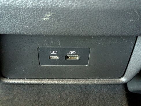 Used 2022 Nissan Rogue SV w/ SV Premium Package image 15