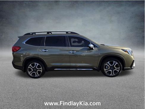 Used 2023 Subaru Ascent Touring image 5