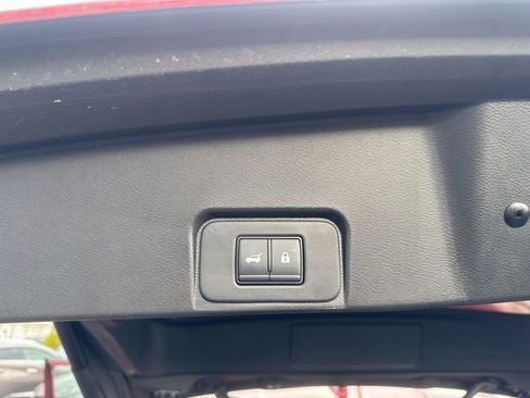 Used 2024 Nissan Rogue SL image 22