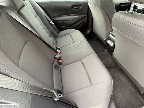 Used 2025 Toyota Corolla LE image 31