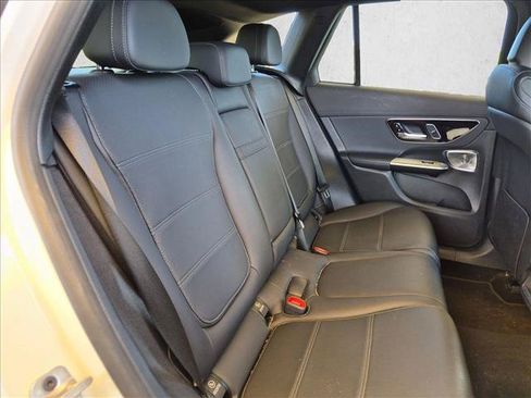 Used 2024 Mercedes-Benz GLC 300 4MATIC image 18