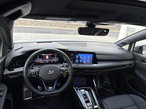 Used 2024 Volkswagen Golf R image 13