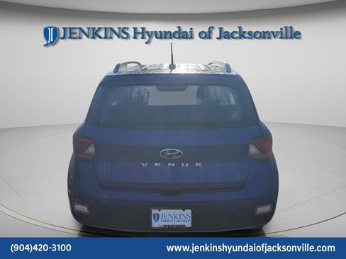 Certified 2024 Hyundai Venue SEL image 4