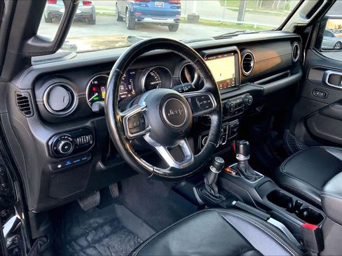 Used 2022 Jeep Wrangler Unlimited Sahara w/ Cold Weather Group AWD/4WD image 37