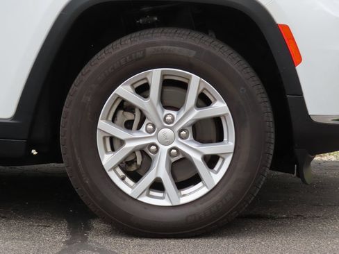 Certified 2023 Jeep Grand Cherokee L Limited AWD/4WD image 12