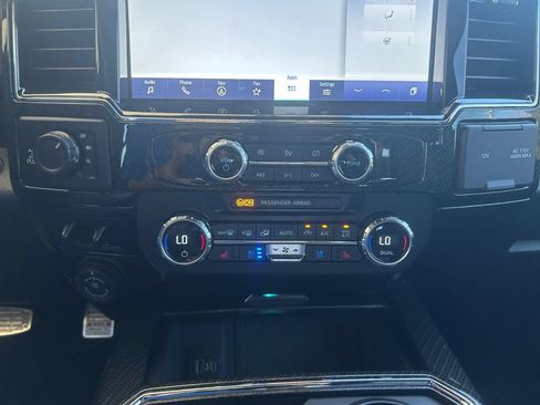 Used 2022 Ford F250 Lariat w/ Lariat Ultimate Package AWD/4WD image 16