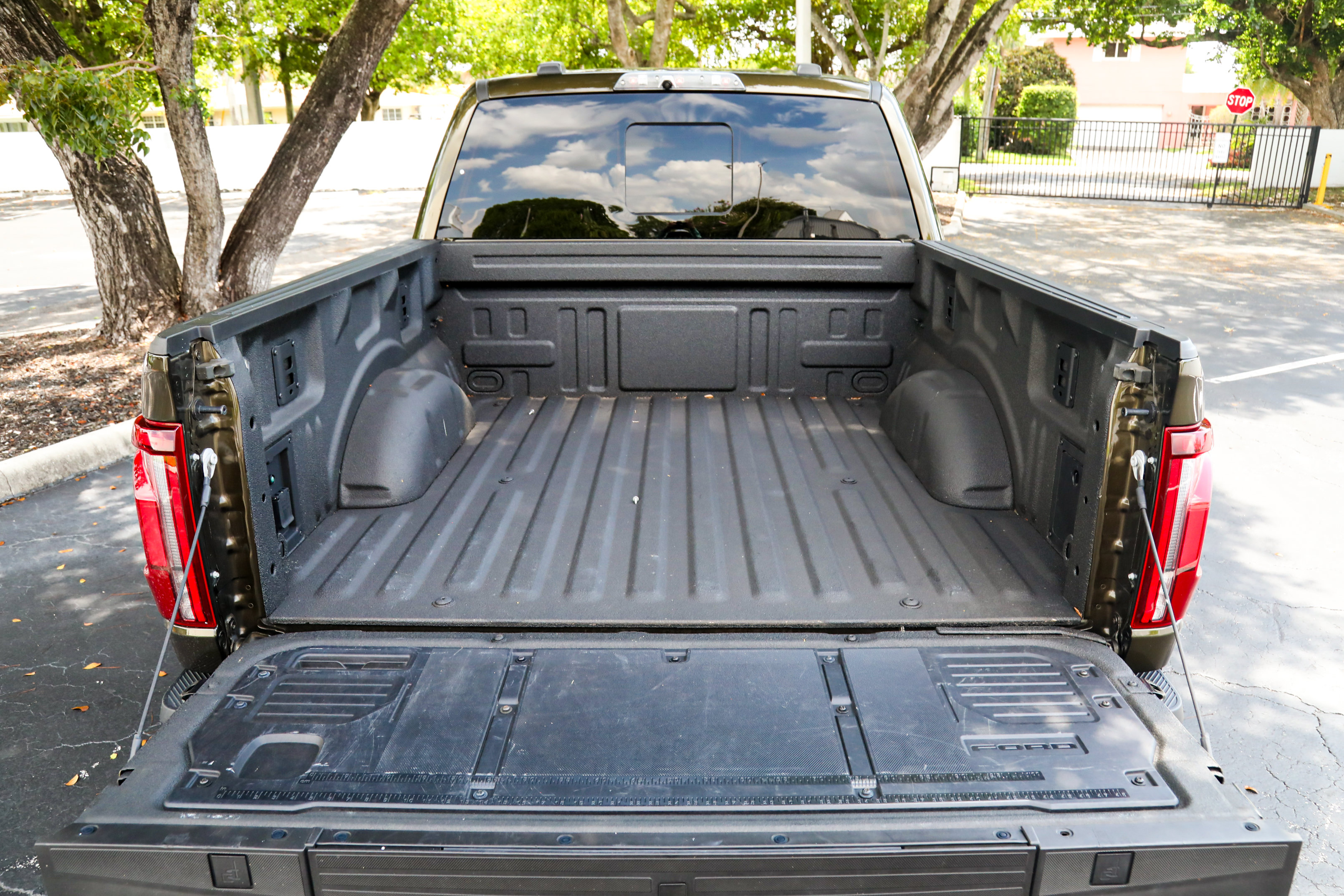 Used 2025 Ford F150 Raptor AWD/4WD image 39