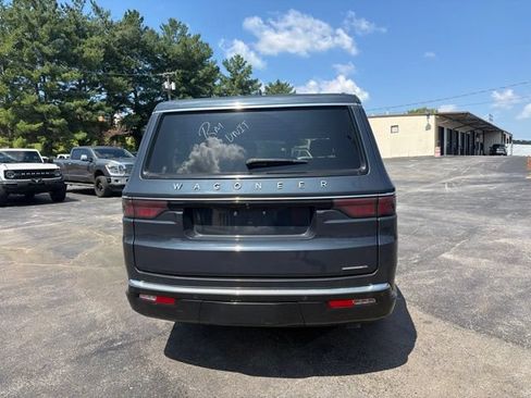 Used 2024 Jeep Wagoneer L Series II w/ Flexible Seating Group AWD/4WD image 5