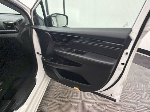 Used 2024 Honda Odyssey Elite image 16