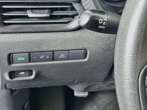 Used 2024 Nissan Sentra S FWD image 17