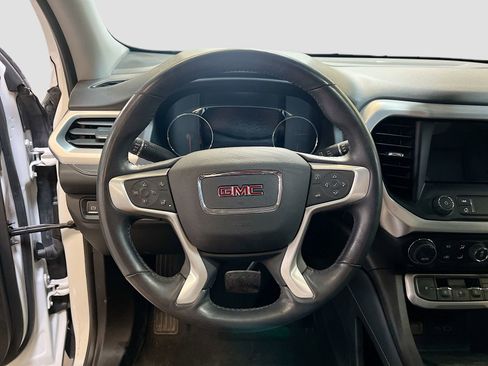 Used 2022 GMC Acadia SLT w/ Technology Package image 11