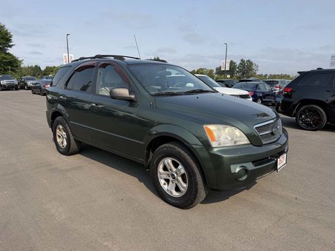 Used 2005 Kia Sorento 2WD image 2