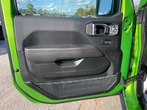 New 2025 Jeep Gladiator Rubicon w/ Convenience Group image 13