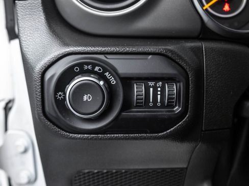 Used 2022 Jeep Wrangler Sport AWD/4WD image 36
