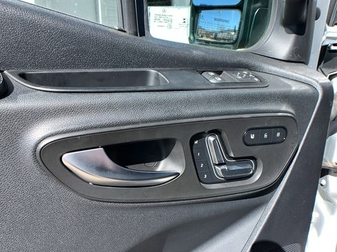 Used 2022 Mercedes-Benz Sprinter 2500 image 9