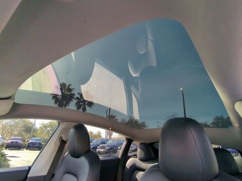 Used 2020 Tesla Model Y Long Range image 24