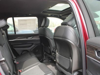 New 2026 Jeep Grand Cherokee Altitude