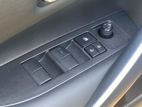 Used 2022 Toyota Corolla SE FWD image 13