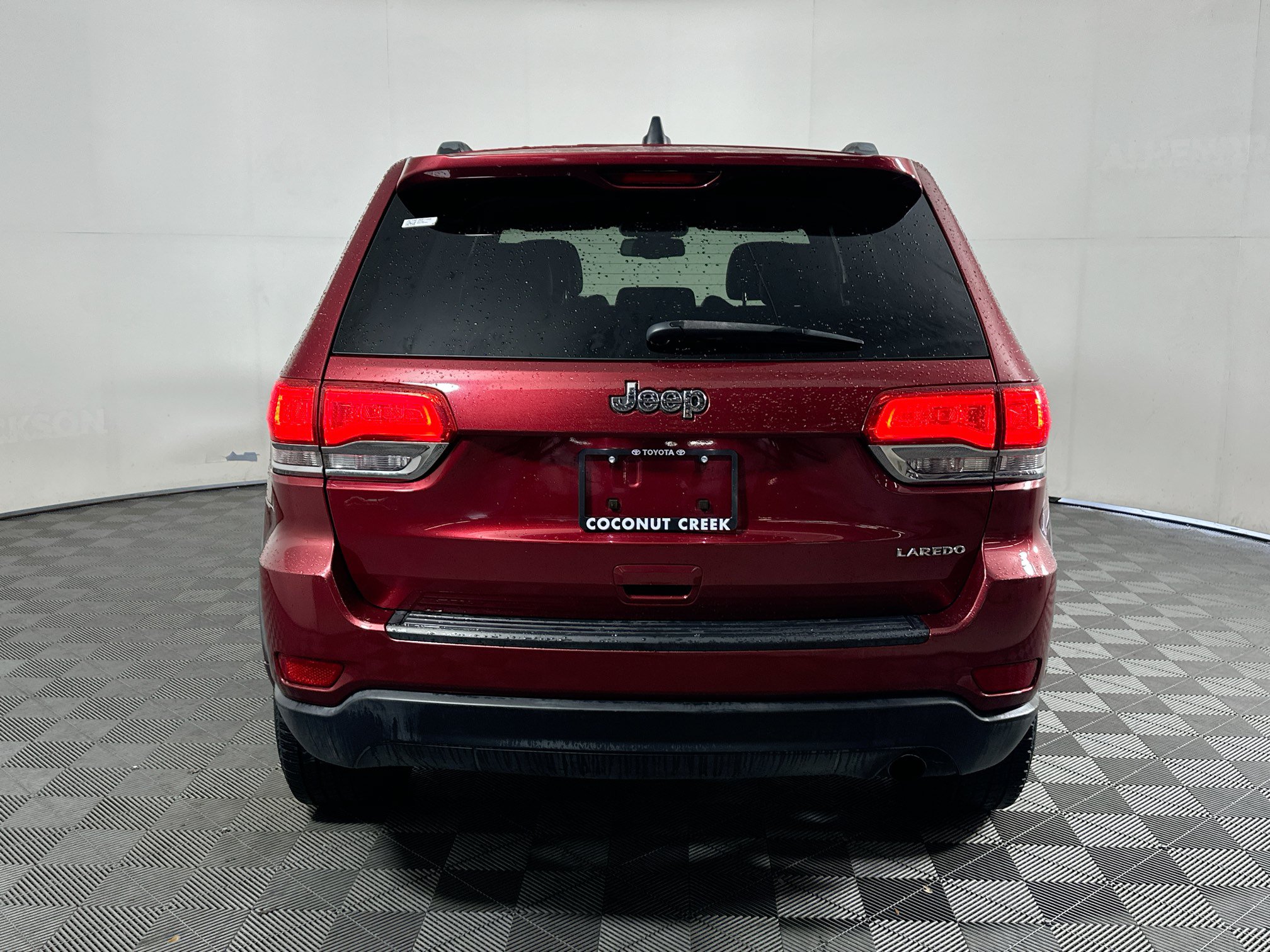 Used 2014 Jeep Grand Cherokee Laredo w/ Security & Convenience Group RWD image 4
