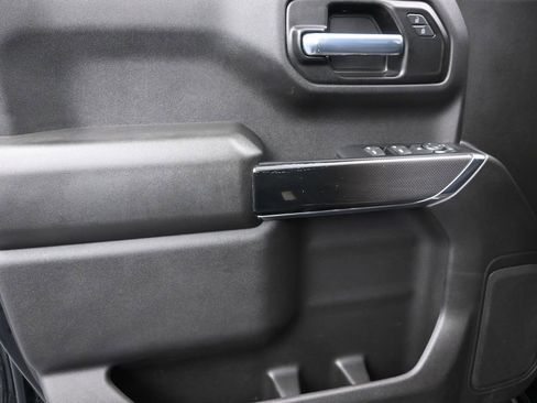 Used 2021 Chevrolet Silverado 1500 Custom Trail Boss w/ Midnight Edition image 12