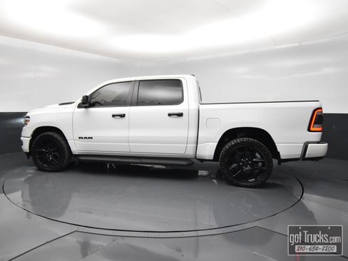 Used 2023 RAM 1500 Laramie AWD/4WD image 3