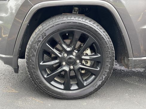 Used 2019 Jeep Grand Cherokee Altitude AWD/4WD image 53