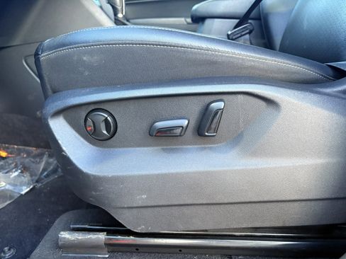 Used 2018 Volkswagen Atlas SE w/ R-Line Package image 19