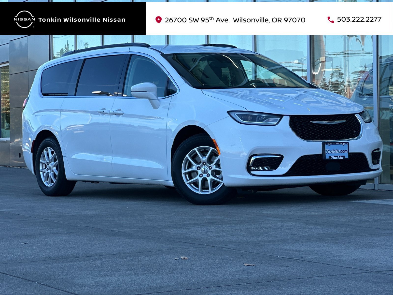 Used 2022 Chrysler Pacifica Touring-L FWD image 1