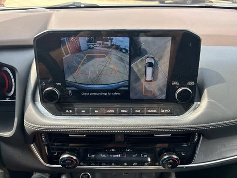 Used 2022 Nissan Rogue Platinum w/ Head-Up Display Package FWD image 27