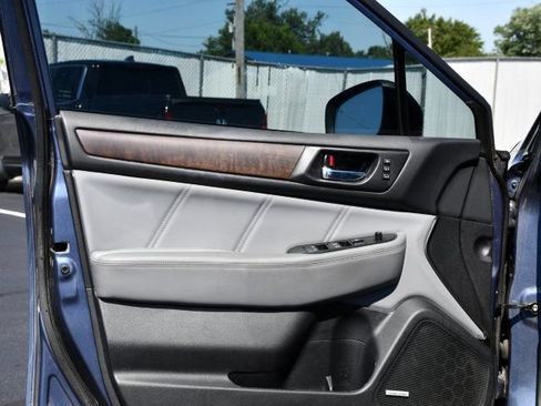 Used 2018 Subaru Outback 3.6R Limited AWD/4WD image 13