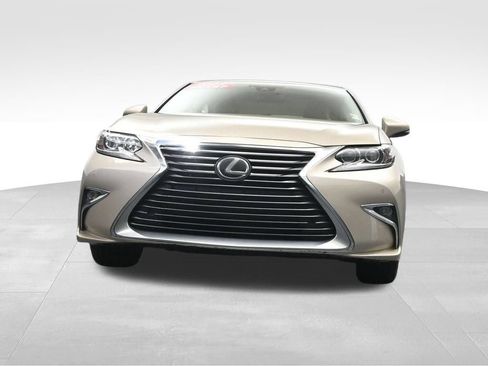 Used 2018 Lexus ES 350 w/ Luxury Package w/Wood Trim FWD image 32