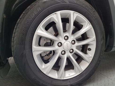 Used 2020 Jeep Cherokee Latitude image 31