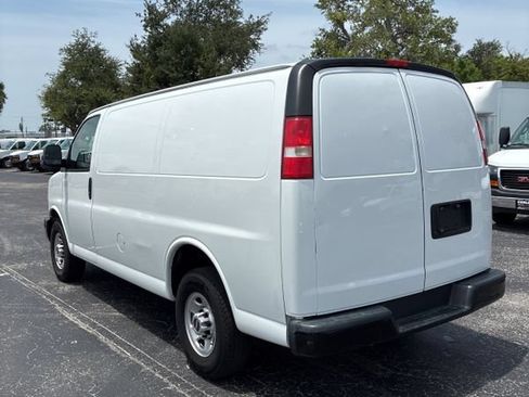 Used 2019 GMC Savana 2500 w/ Driver Convenience Package RWD image 3
