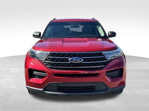 Used 2020 Ford Explorer XLT image 8