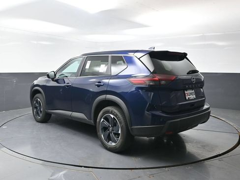 Used 2024 Nissan Rogue SV AWD/4WD image 11