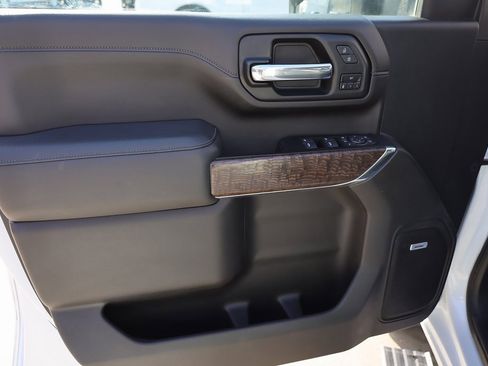 Used 2023 GMC Sierra 3500 Denali w/ Denali Ultimate Package image 10