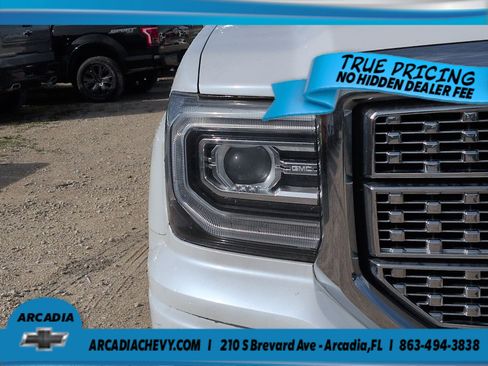 Used 2017 GMC Sierra 1500 Denali w/ Denali Ultimate Package AWD/4WD image 10