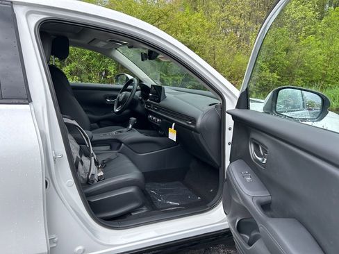 New 2026 Honda HR-V EX-L image 8