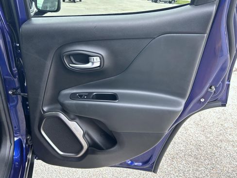 Used 2018 Jeep Renegade Limited w/ Advanced Technology Group AWD/4WD image 18