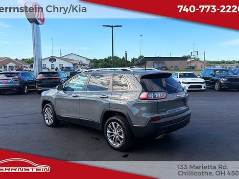 Used 2021 Jeep Cherokee Latitude Lux w/ Mopar Interior Package AWD/4WD image 5