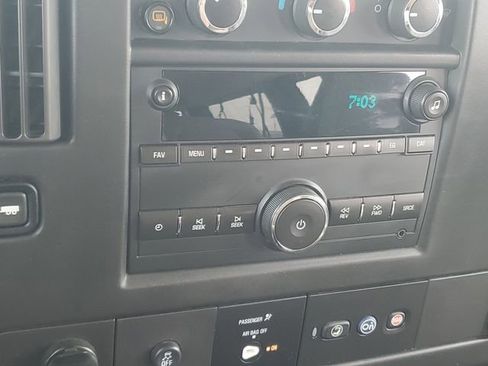 Used 2018 Chevrolet Express 3500 LT w/ LT Preferred Equipment Group RWD image 18