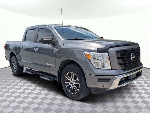 Used 2021 Nissan Titan SV w/ SV Convenience Package AWD/4WD image 2