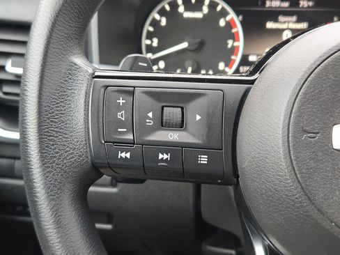 Used 2021 Nissan Rogue S image 22