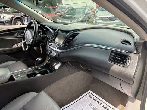 Used 2017 Chevrolet Impala LT FWD image 19