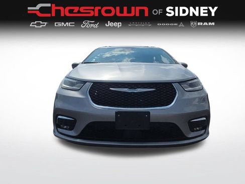 Used 2021 Chrysler Pacifica Touring-L FWD image 10