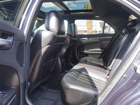 Used 2018 Chrysler 300 S w/ 300S Premium Group RWD image 17