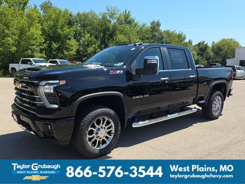 New 2026 Chevrolet Silverado 2500 LT w/ Z71 Chrome Sport Edition AWD/4WD image 4