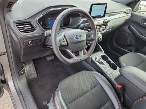 Used 2025 Ford Escape ST-Line image 18