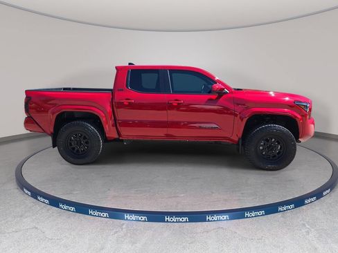 Used 2025 Toyota Tacoma SR5 AWD/4WD image 5