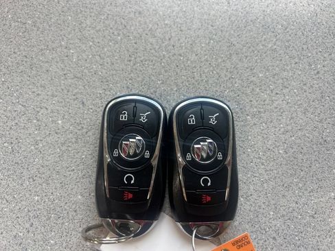 Used 2020 Buick Envision Essence FWD image 47